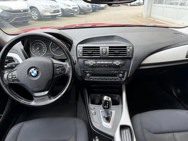 BMW 118i Sport Line Steptronic