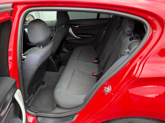 BMW 118i Sport Line Steptronic