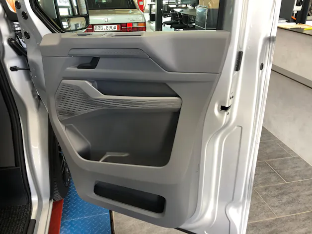 VW Transporter T7 2.0 TDI Lang