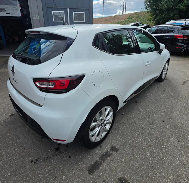 RENAULT Clio 1.2 16V T Intens EDC