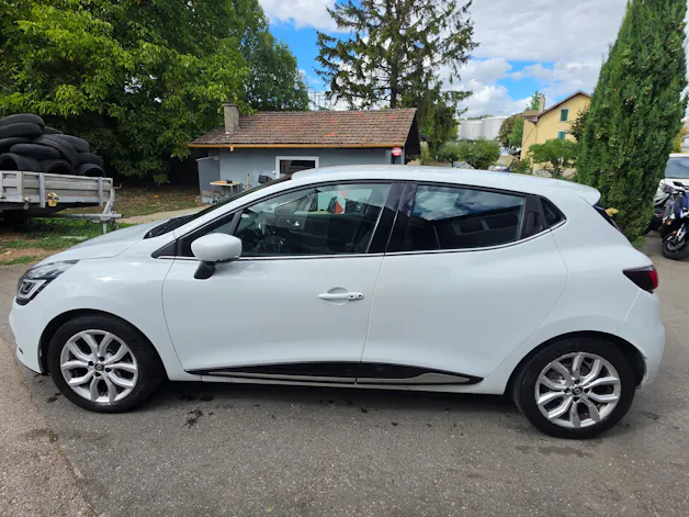 RENAULT Clio 1.2 16V T Intens EDC