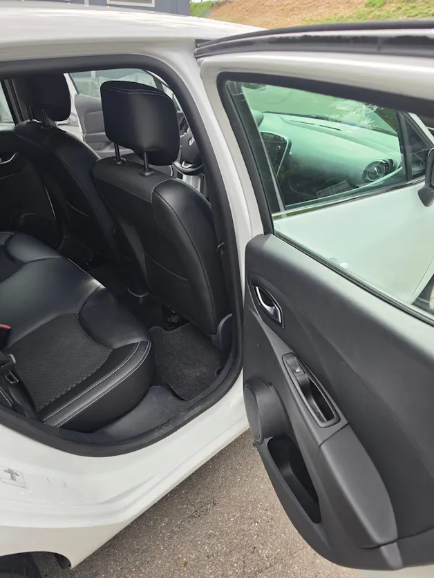 RENAULT Clio 1.2 16V T Intens EDC