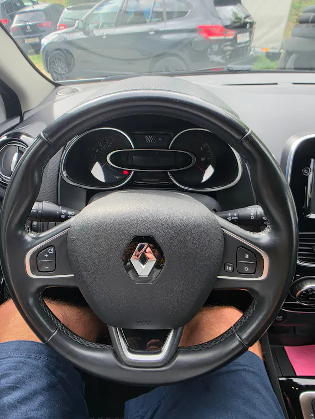 RENAULT Clio 1.2 16V T Intens EDC