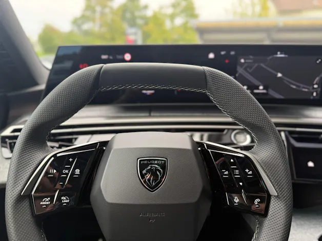 PEUGEOT 3008 145 e-DCS6 Hybrid GT