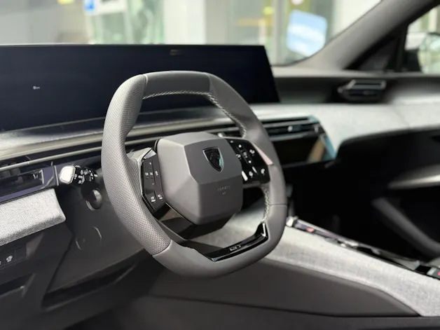 PEUGEOT 3008 145 e-DCS6 Hybrid GT