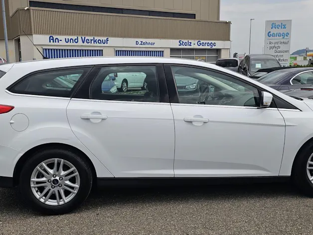 FORD Focus 1.6i VCT Titanium PowerShift
