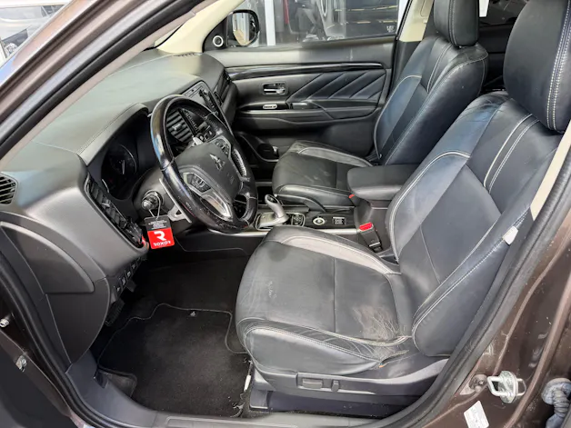 Mitsubishi Outlander 2.0 PHEV Diamond 4WD Automatic