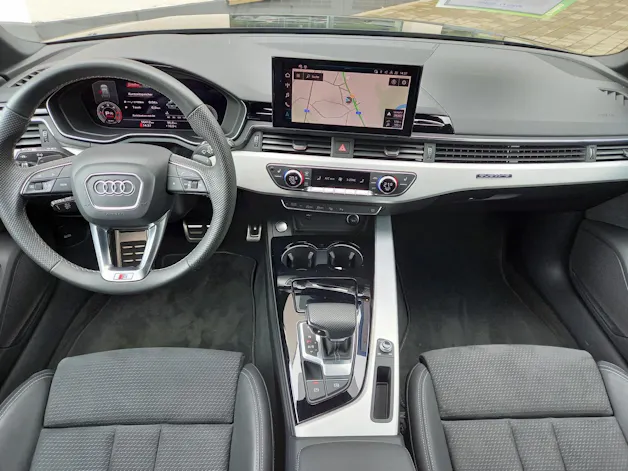 AUDI A4 Avant 40 TDI S line quattro S-tronic