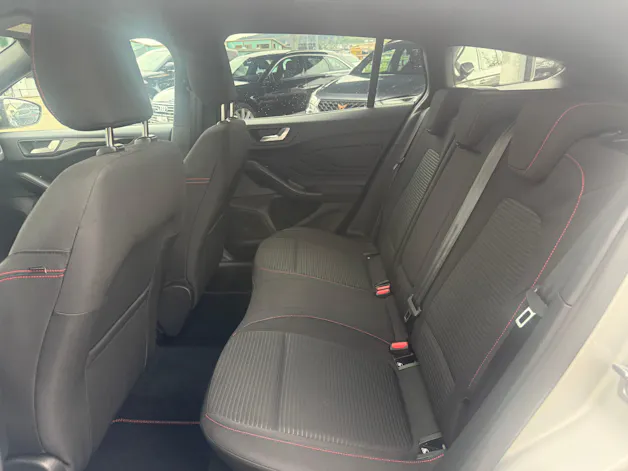 FORD Focus Station Wagon 1.0i EcoB Hybrid 155 ST-Line X