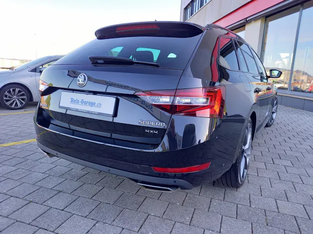 SKODA Superb Combi 2.0 TSI SportLine+ DSG 4x4