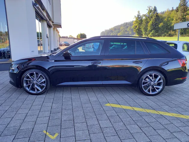 SKODA Superb Combi 2.0 TSI SportLine+ DSG 4x4