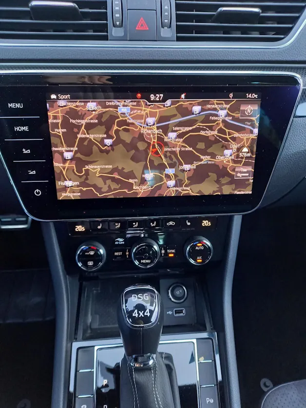 SKODA Superb Combi 2.0 TSI SportLine+ DSG 4x4