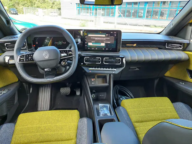 RENAULT R5 E-Tech Comfort Range iconic five