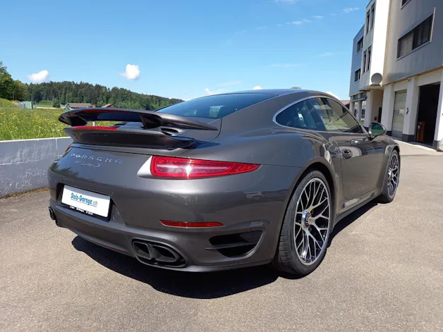 PORSCHE 911 Turbo S PDK