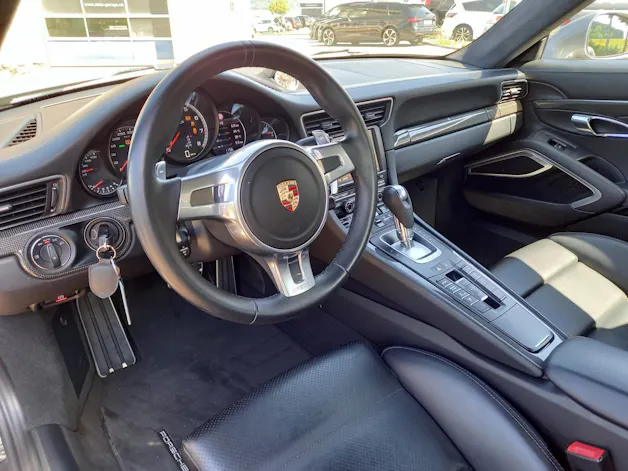 PORSCHE 911 Turbo S PDK