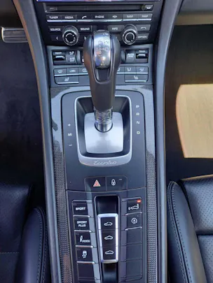 PORSCHE 911 Turbo S PDK