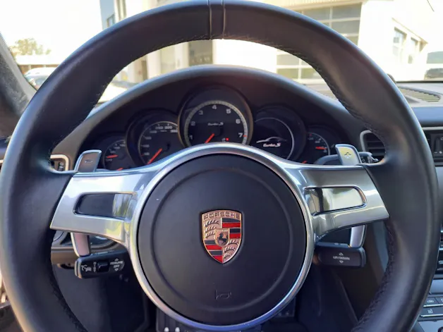 PORSCHE 911 Turbo S PDK