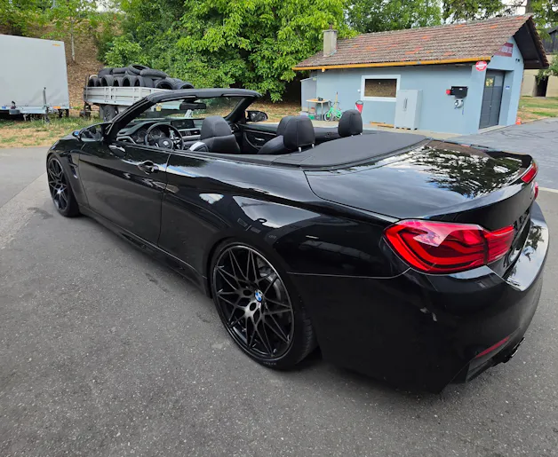 BMW M4 Cabriolet Drivelogic M Competition