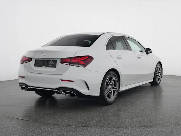 MERCEDES-BENZ A 180 AMG Line 7G-DCT