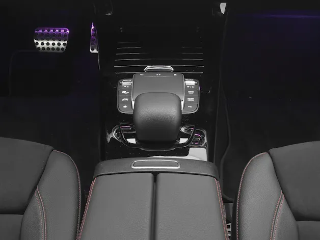 MERCEDES-BENZ A 180 AMG Line 7G-DCT