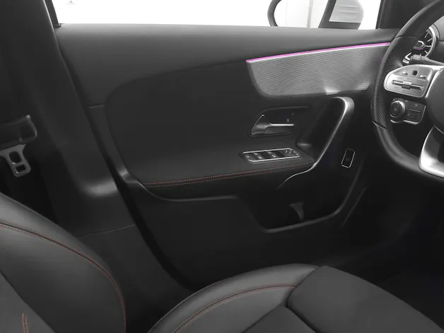MERCEDES-BENZ A 180 AMG Line 7G-DCT