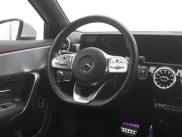 MERCEDES-BENZ A 180 AMG Line 7G-DCT