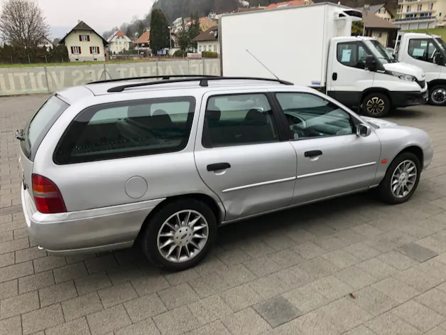 FORD Mondeo 2.0i Trend Futura