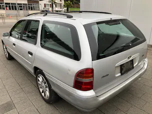 FORD Mondeo 2.0i Trend Futura