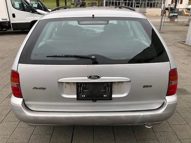 FORD Mondeo 2.0i Trend Futura