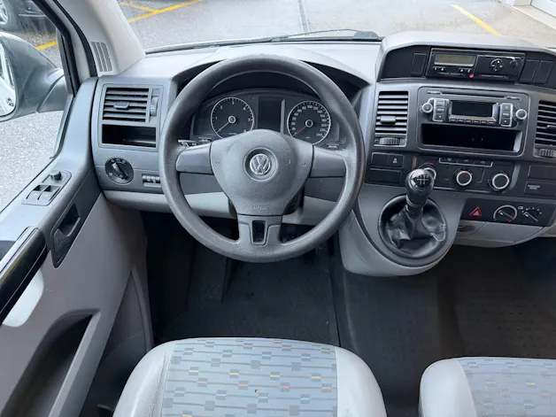 VW T5 2.0 TDI 6 Plätze