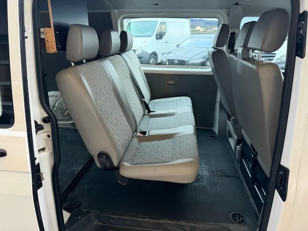 VW T5 2.0 TDI 6 Plätze