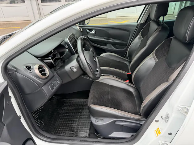 RENAULT Clio 1.2 16V T Swiss Edition EDC