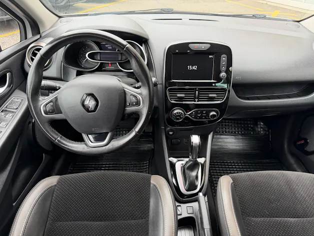 RENAULT Clio 1.2 16V T Swiss Edition EDC