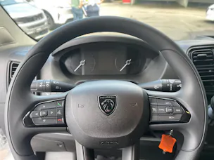 PEUGEOT Boxer 2.2 HDI 333 L2H2