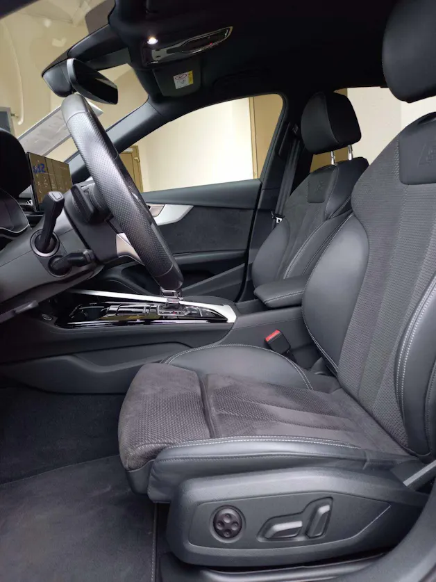 AUDI A4 Avant 40 TDI S line quattro S-tronic