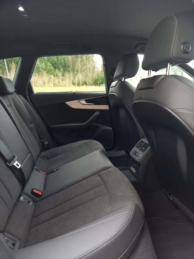 AUDI A4 Avant 40 TDI S line quattro S-tronic
