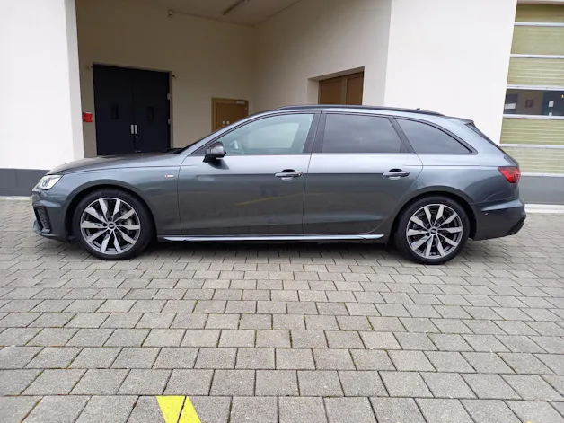 AUDI A4 Avant 40 TDI S line quattro S-tronic