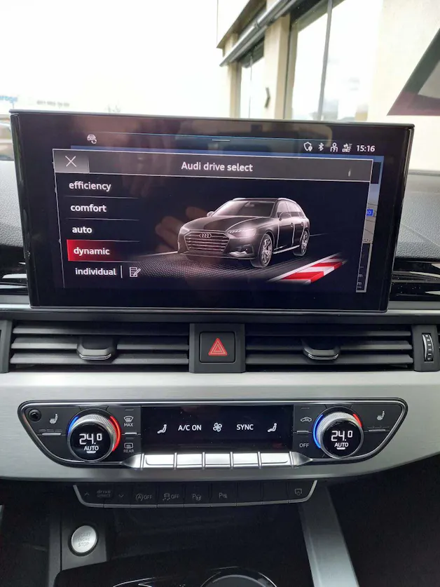 AUDI A4 Avant 40 TDI S line quattro S-tronic