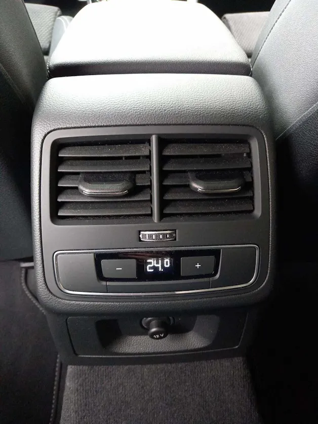 AUDI A4 Avant 40 TDI S line quattro S-tronic