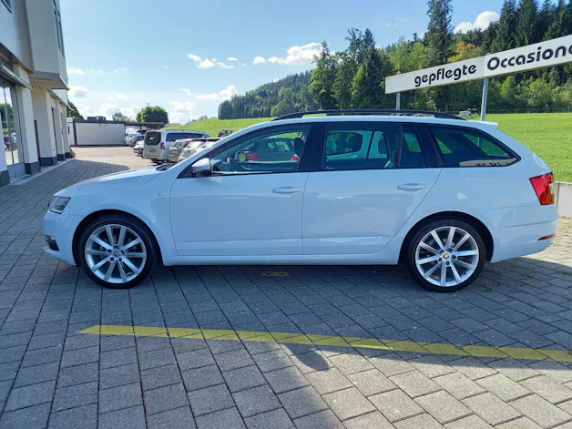SKODA Octavia Combi 1.5 TSI Soleil DSG