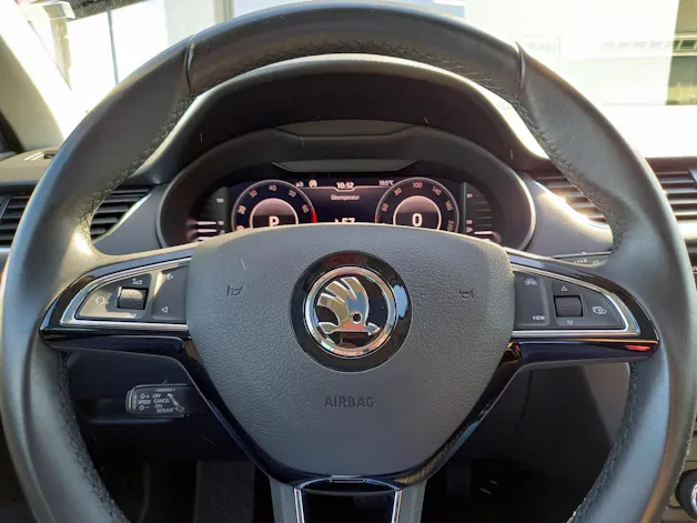 SKODA Octavia Combi 1.5 TSI Soleil DSG