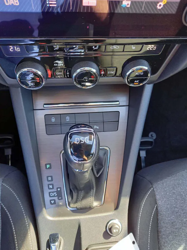SKODA Octavia Combi 1.5 TSI Soleil DSG