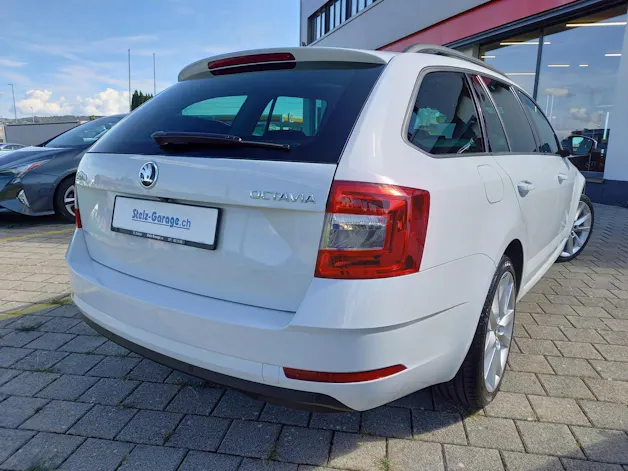 SKODA Octavia Combi 1.5 TSI Soleil DSG