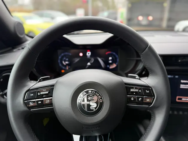 ALFA ROMEO Junior 1.2 48V Hybrid Q4