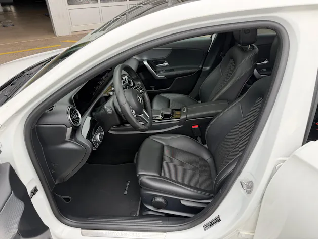MERCEDES-BENZ A 180 d Edition