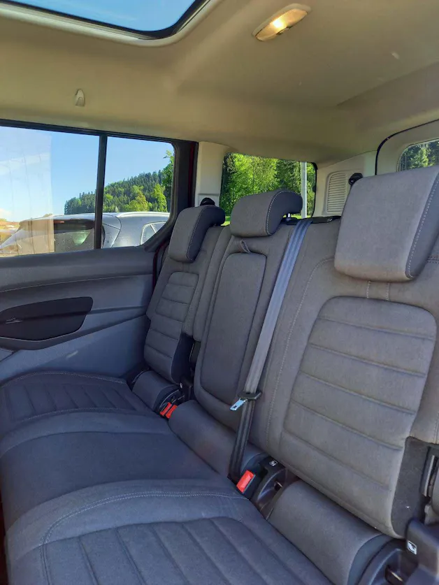 FORD Grand Tourneo Connect 1.5 EcoBlue Titanium Automat **7 Sitze**