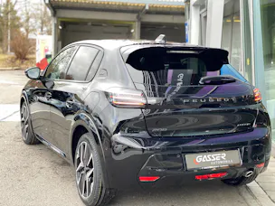 PEUGEOT 208 1.2 MHEV 145 GT Exclusive