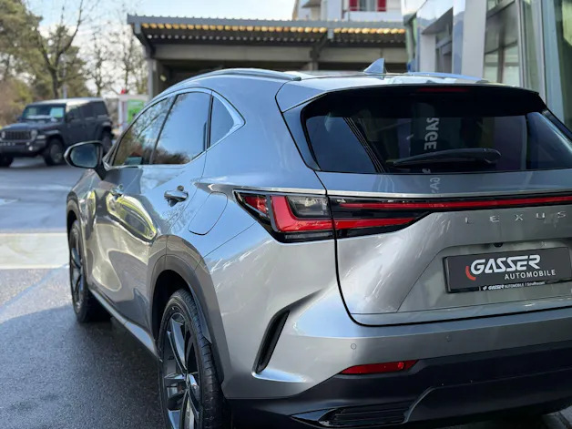 Lexus NX 350h E-FOUR Premium+
