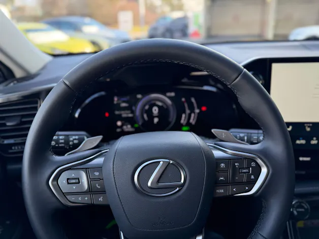 Lexus NX 350h E-FOUR Premium+
