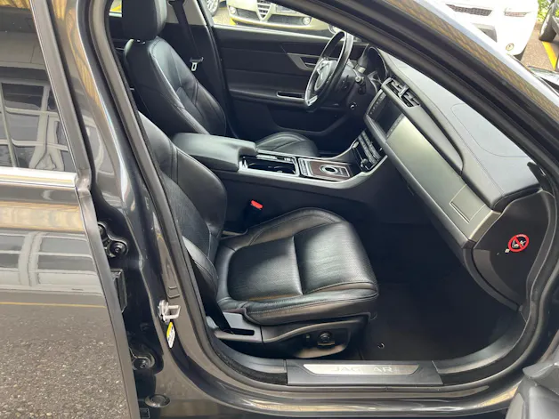 Jaguar XF 20d Prestige Automatic